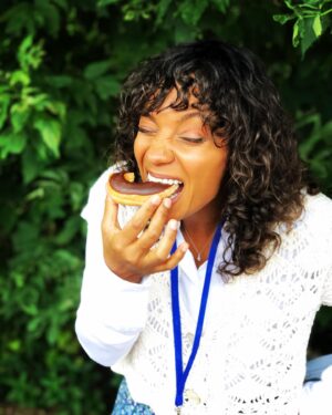 Lyndie Greenwood Instagram - “I just want someone who looks at me the way Lyndie looks at that donut.”

Quote and pics @missmelpayne 

#Shelved #bts #behindthesweets #donutbreak