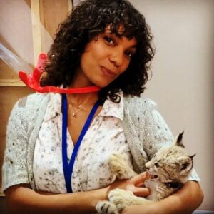 Lyndie Greenwood Instagram - Behind the scenes perks THAT ARE NOT SPOILERS (I promise)! 

Love this job so much 😽

#Shelved