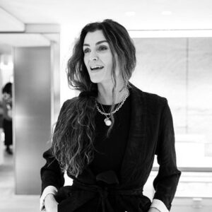 Lyne Renee Instagram - Thank you for having and bedazzling me ❤️ @davidyurman #flagship #holidaycollection #jewelry #holidayseason