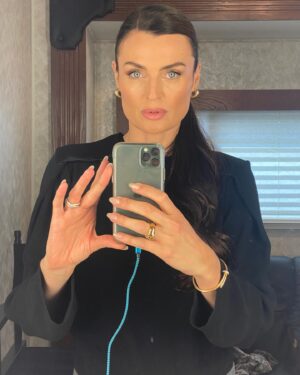 Lyne Renee Instagram - One more week till Helena Bergmann’s return @gossipgirl !#❤️! WHO’s excited? I am!!! Episode 4 now streaming @hbomax #gossipgirl #new #hbo #hbomax #helena #adventure #work #stream #love