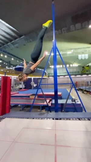 Lysanne Richard Instagram - 🤸‍♀️🎥💦Beaucoup de plaisir lors du tournage de notre capsule à propos de la Coupe du monde de plongeon @world_aquatics . Pour voir la video complète, allez dans mes story et sur les réseaux du @parcolympique ✨
@divingcanada @insquebec