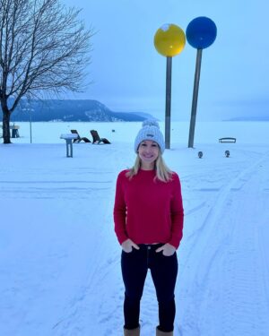 Lysanne Richard Instagram - De retour au Saguenay! Après une belle nuit à l’ @aubergedes21 , je me prépare pour 3 conférences en milieu scolaire aujourd’hui et demain!💙🎤