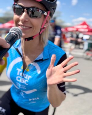Lysanne Richard Instagram - Aujourd’hui, c’était le 12h de vélo pour le Tour CIBC Charles-Bruneau. Une journée d’entraînement ensoleillée en bonne compagnie! Heureuse de faire équipe avec la CIBC qui est un joueur si important pour la communauté Québécoise! 🚴‍♀️🏆 #devosidéesàlaréalité #pub