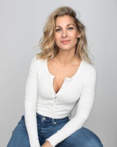 Actress Lysanne Richard HD Instagram Photos and Wallpapers June 2024