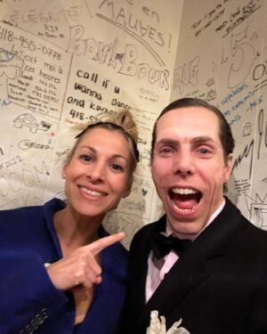 Lysanne Richard Instagram - Après avoir passée mon heure de lunch à Radio Énergie et ma fin de journée à animer une soirée bénéfice, j’ai pu profiter du confort et de l’emplacement privilégié de l’ @hotel_nomad_quebec . Coup de cœur pour le côté écoresponsable, l’originalité et le service à la clientèle impeccable! 🫶🏻