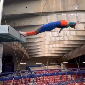 Lysanne Richard Instagram - Entraînement au @parcolympique pour simuler le plongeon de vendredi à partir de l’hélicoptère! P.S. je souhaite plus haut que 20 mètres! 🚁🤗 Merci aux alliés @solem.ca @escapadesmemphremagog @arbour2020