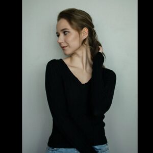 Lyubov Konstantinova Instagram - Красиво, нежно и удобно - это к @iceplayofficial , прекрасные живые карточки - к @kurguzova_ph 💫❤️ а чудо-макияж - к @tsishurovamua