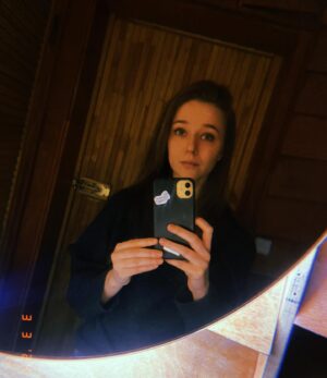 Lyubov Konstantinova Instagram - «После ночи раздумий просто необходимо совершить пару-тройку глупостей — просто для того, чтобы не возомнить себя великим мыслителем.»