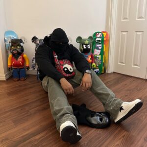 M Huncho Instagram - Bare bricks 🧱