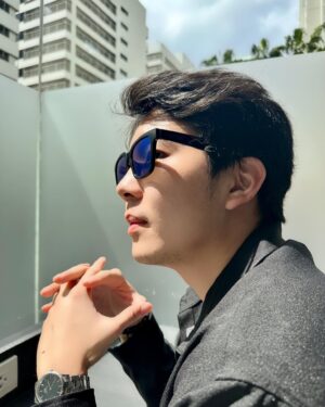 M Phurin Instagram - เลนส์แว่นกันแดดที่ตอบโจทย์ทุกลุค ทุกสไตล์ ใส คมชัด ที่สุด เปิดประสบการณ์การมองเห็น ตอบโจทย์กับทุกกิจกรรม ทุกแฟชั่น ไม่ว่าจะ indoor หรือ outdoor  มาพร้อมสีเลนส์ให้เลือกมากถึง 7 สี เข้ากับทุกสไตล์การแต่งตัว Transitions™ GEN8 
💻 ศึกษารายละเอียดเลนส์เพิ่มเติมได้ที่ Shamirlens Thailand 

FB : https://www.facebook.com/ShamirlensThailand
Instagram : @shamir_thailand 
Line Official Account : @shamirthailand

#EveryMomentisAWinner #ShamirlensxYuckube #ShamirlensThailand 
#YuckubeThailand #Yuckube2Gether