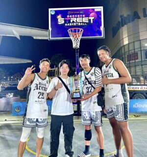 M Phurin Instagram - ยินดีกับเเชมป์ 4Kings  Champion 🥇🏆 เเละ 
รองชนะเลิศอันดับ 2 BLACK ARENA 🥉

ขอบคุณน้องทุกคนมากๆ ที่ใส่เต็ม เต็มที่ทุกเกม 💪🏻
ขอบคุณทีมเเม่บ้านที่ให้กำลังใจตั้งเเต่วันเเรก 🫶🏻
ทุกคนสุดยอดมาก 🎉 

ขอบคุณเฮียปิงผู้สนับสนุนหลัก 4Kings และ Black Arena 🫶🏻❤️ 

ขอบคุณ Pattaya Basketball Club ที่จัดรายการ
3x3 Terminal 21 Pattaya Street Basketball 2023 รายการดีๆครับ ผู้จัดทุกคนและกรรมการทุกท่านครับ 

ขอบคุณ Feelgoat.th ที่สนับสนุนน้องๆ Black Arena ทุกคน ❤️🫶🏻❤️

ขอบคุณ กางเกงสวยๆ จาก HoopLife ในรอบ Semi - Finals 🫶🏻

ขอบคุณ  PP Design SPORT Co.,LTD. ที่ออกแบบ
เสื้อสวยๆ ทีม 4kings และ Black Arena🔥 

#pattayastreetbasketball #4kings2 #BLACKARENA #Feelgoatth #hooplifeth #ppdesignsports #KINGSTEP #AllStarClub #4Kings #moveup4289 #earthofficial