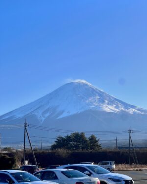 M Phurin Instagram - Miss you Fuji ❄️ 🗻 🇯🇵

📸 @ampangg.k