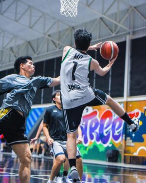 M Phurin Instagram - ⚪️⚫🟢 BLACK ARENA 🏀 #hooplifeth 

📸 @bascontent.th