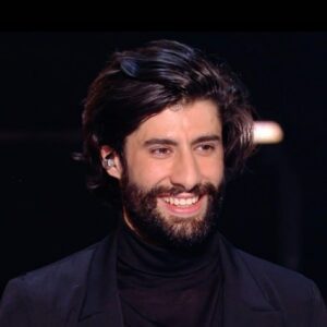 MB14 Instagram - MERCI À TOUS 🙏❤🥉

Ça y est l'aventure @thevoice_tf1 c'est fini, je suis bien rentré à la maison et je suis fatigué mais tellement heureux d'avoir vécu tout ça, c'est des moments inoubliables autant sur la scène qu'en dehors... 🙈

Déjà bravo à @annesila qui a remporté cette finale et qui a tout déchiré 🏆 et Bravo à tous les finalistes @terenceiam
@amalya_officiel
@louisdelort @manonmusicoff
Vous avez fait du saaaaaaaale 🔥🔥🔥

Merci et bravo à toute l'équipe de @itvstudiosfr la production, la coordination, aux technciens et aux musiciens, à tous les coachs, à la mise en scène, à tous les talents que j'ai rencontré ou recroisé pendant cette aventure et avec qui j'ai eu le plaisir de discuter, chanter, rire et stresser c'était un vrai kiff haha et enfin merci à mes proches et à vous tous de m'avoir soutenu et donné la force et la confiance pendant cette saison, c'est une chance et un honneur d'avoir été jusque là, j'ai pris des claques musicales, visuelles et humaines incroyables😱

Voilà maintenant faut que je bouge à Match faire mes courses là ça va bientôt fermer donc je vais m'arrêter là ... 🤣⌛

Je vous aime et je vous dire encore MERCI 🙏❤
