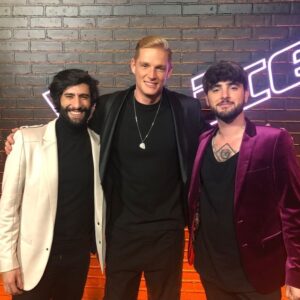 MB14 Instagram - MERCI À TOUS 🙏❤🥉

Ça y est l'aventure @thevoice_tf1 c'est fini, je suis bien rentré à la maison et je suis fatigué mais tellement heureux d'avoir vécu tout ça, c'est des moments inoubliables autant sur la scène qu'en dehors... 🙈

Déjà bravo à @annesila qui a remporté cette finale et qui a tout déchiré 🏆 et Bravo à tous les finalistes @terenceiam
@amalya_officiel
@louisdelort @manonmusicoff
Vous avez fait du saaaaaaaale 🔥🔥🔥

Merci et bravo à toute l'équipe de @itvstudiosfr la production, la coordination, aux technciens et aux musiciens, à tous les coachs, à la mise en scène, à tous les talents que j'ai rencontré ou recroisé pendant cette aventure et avec qui j'ai eu le plaisir de discuter, chanter, rire et stresser c'était un vrai kiff haha et enfin merci à mes proches et à vous tous de m'avoir soutenu et donné la force et la confiance pendant cette saison, c'est une chance et un honneur d'avoir été jusque là, j'ai pris des claques musicales, visuelles et humaines incroyables😱

Voilà maintenant faut que je bouge à Match faire mes courses là ça va bientôt fermer donc je vais m'arrêter là ... 🤣⌛

Je vous aime et je vous dire encore MERCI 🙏❤