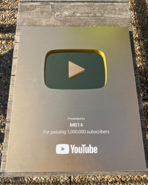 MB14 Instagram - WE ARE 1 MILLION on @youtube !
Merci beaucoup 🙏🔥❤️