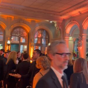 MB14 Instagram - Merci beaucoup à @academiedescesar @chanelofficial à ma marraine @michelelaroqueofficiel mon frérot @claude_zidi_junior à mon agent Méline @agence_oz et à tous les gens super que j’ai revu ou rencontré pendant cette belle soirée au @letrianonparis j’ai eu du mal à m’endormir 🙄🙈✨❤️
📸 : @academiedescesar @hugo.gester @ens_louislumiere 
#cesars #revelations #tenor #cinema #movies #actor #acting #opera #rap #beatbox #chanel