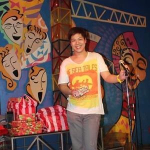 MC Calaquian Instagram - Ang Kagandahan ay di pinaglilipasan ng panahon, sana maexperience niyo ito @akolassy at @chadkinis 🤣🤪😂 Happy Anniv mga KaBB’s
