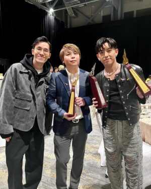 MC Cheung Instagram - 第三年參加叱咤呢個大party, 新年第一日周圍yo下人係開心嘅。好幸運呢幾年遇到好多好好嘅合作單位，出到好多唔同類型而大家又鍾意聽鍾意唱嘅歌，我仲有好多歌想做想玩想試，希望你哋都會繼續鍾意。
多謝世一團隊 ， @garethchan @jayfungmusic @concertyy @nickwong96 @younghysan @jnybeatzz ，多謝大家喜歡世一呢首歌，相信每一個用心做音樂嘅單位，都會係大家心目中嘅世一！ @warnermusichk & 賦二代 #世一
圖二： 嗱，我真係覺得呢個look唔笑先型㗎！聽晚9點，你哋又會再睇到多啲😏 

Hair: @myos_cliffchan 
Makeup: @tammyau_makeup 
Styling: @ansonlaucf1107
Wardrobes: @celine  @rickowensonline
Jewellery: @tiffanyandco