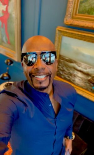 MC Hammer Instagram - Grateful to God. 
Renewed Strength. 
Have A Blessed Weekend 
Don’t Go 🙏🏾