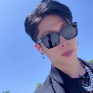 MIYAVI Instagram - 背番号382サード代打、石原です。

🫡

Happy, July 4th.