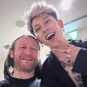 MIYAVI Instagram - We talk in music.

Can’t describe how happy, tranquil, peaceful but also passionate in the groove we all were. 

Love you guys. Safe trip n please keep spreading love as you always do. 

🙏🏻😌

尊敬するミュージシャンであり友人でもあるマイクの率いるバンド @incubusofficial 東京公演にゲスト出演させていただきました

音楽だけじゃなく、人間としての人柄も大好きな彼ら。最高の時間をありがとう。

俺、あんま友達いないけど、彼らは友達って呼んでもいいのかな。笑

また会おう