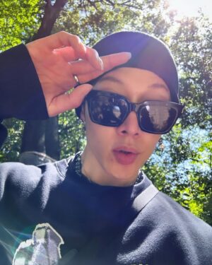 MIYAVI Instagram - I still dunno what Golden Week is but I love it. 

今だにゴールデンウィークの存在意義がわかっていないんだけど、恩恵をこうむっております。

🍀

#森林浴日和
#ニキビでけた
#ダンゴムシ見つけたよ
