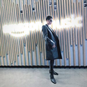 MIYAVI Instagram - Call me Neo

Visited Amazon Music Lab (to steal some snacks) 
Thx for having us bro @whatsgoodfrankie 

アマゾンミュージックさんにお邪魔しました
いくつになっても取り放題のスナックを見ると
ワクワクします

🙏🏻
