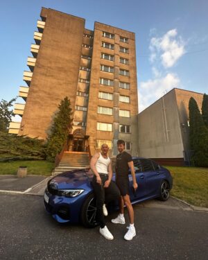 Maciej Musiał Instagram - SZYPKA JAZDA „PROSTA SPRAWA” tylko w @canalplus