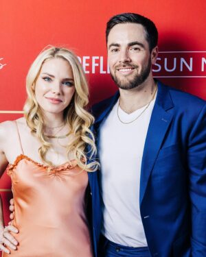 Mackenzie Mauzy Instagram - the première! ❤️☀️🌙 
*
*
*
💄@breckenbreckenbrecken