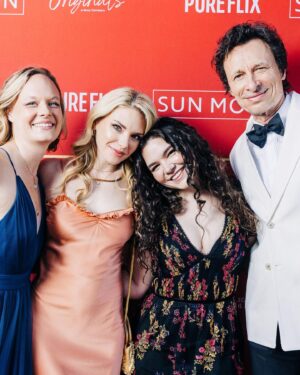 Mackenzie Mauzy Instagram - the première! ❤️☀️🌙 
*
*
*
💄@breckenbreckenbrecken