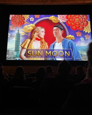 Mackenzie Mauzy Instagram - the première! ❤️☀️🌙 
*
*
*
💄@breckenbreckenbrecken