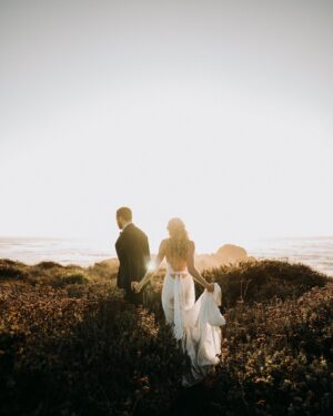 Mackenzie Mauzy Instagram - Round 2! The day before everyone arrived and moments that still take our breath away.  @floragibsonphotography too. 💛