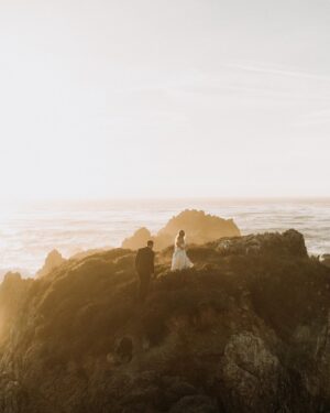 Mackenzie Mauzy Instagram - Round 2! The day before everyone arrived and moments that still take our breath away.  @floragibsonphotography too. 💛