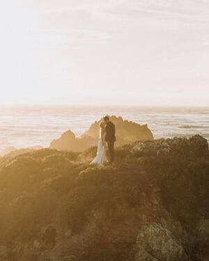 Mackenzie Mauzy Instagram - Round 2! The day before everyone arrived and moments that still take our breath away.  @floragibsonphotography too. 💛