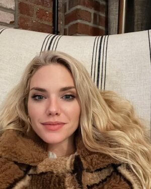 Mackenzie Mauzy Instagram - October is for lovers