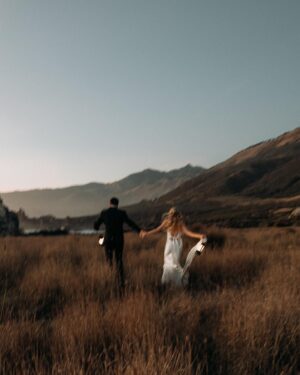Mackenzie Mauzy Instagram - Round 2! The day before everyone arrived and moments that still take our breath away.  @floragibsonphotography too. 💛