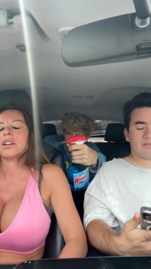Mackenzie Sol Instagram - That went well 😭 #reels #explore #explorepage #omg #fail #mom #brother #bruh #why