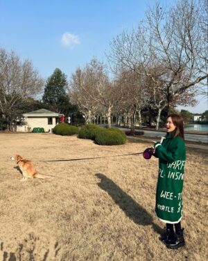 Macy Chan Instagram - Nice afternoon with my good friend Tiger. Sorry I couldn’t help posting the last pic as I think it’s super cute 😆😆😆

#goldenretriever #petfriends 
#doglover #goldenretrieverlovers
