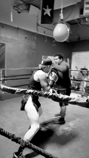 Macy Chiasson Instagram - One of the best boxing clubs I’ve been to when I’m not training back home with @duqueestradasboxingacademy_ Coach @chef_jahaziel and @intheringwchristine have a great thing going over here @txselectboxingclub 
.
.
#texasselect #texas #boxing #fitness