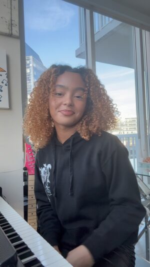Madalen Mills Instagram - #ordinarypeople #johnlegend 🤎