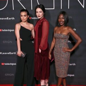 Madalyn Horcher Instagram - Space girls Origin edition 😏💜🚀 love these two! @siobhan__cullen @adelayoadedayo #LeaveEarth @origin_series #Origin #redcarpet
