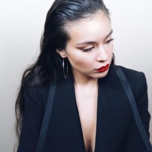 Madalyn Horcher Instagram - I don’t kiss on the lips...wouldn’t want to smudge my lipstick 😏