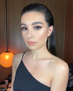 Actress Madalyn Horcher HD Instagram Photos and Wallpapers March 2019