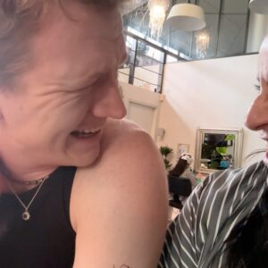 Madeleine Sami Instagram - It’s that time of the week palz! Another crack up episode of our sweet lil show  #doubleparked airs tonight 830pm and online @threenewzealand keep you’re 👁️ out for a very special cameo from our brilliant showrunner @chrisparker11 🌈 😍