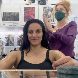 Madeleine Sami Instagram - More #ofmd2 bts shenanigans for anyone inclined 🏴‍☠️ 🖤 special shout out to @coramont and @teneseejade for painstakingly removing Archie’s tattoos with coconut oil every night and graciously putting up with the inevitable muscle show hahahaha 💪🏾 😂