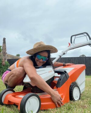 Madeleine Sami Instagram - Had to get a new mower guyz cos Jeanette went kaputz. RIP Jeanette and hello… Moira 😍 She’s driven (literally has self propelling mode), loves mulching rug and she’s mine #rug #mulching #mine #moira