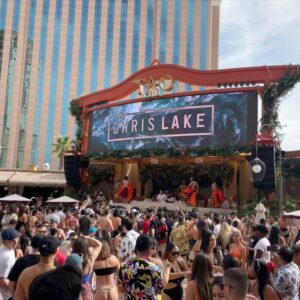 Madisen Beaty Instagram - Raise the stakes @venetianvegas