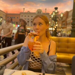 Madisen Beaty Instagram - Raise the stakes @venetianvegas