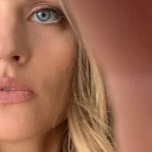 Madison Riley Instagram - Don’t do #mentalmeth #rockbottomsbasement #asmr #apple #windisatyourback #sail #mentalmanagement #awareness  #shadowwork